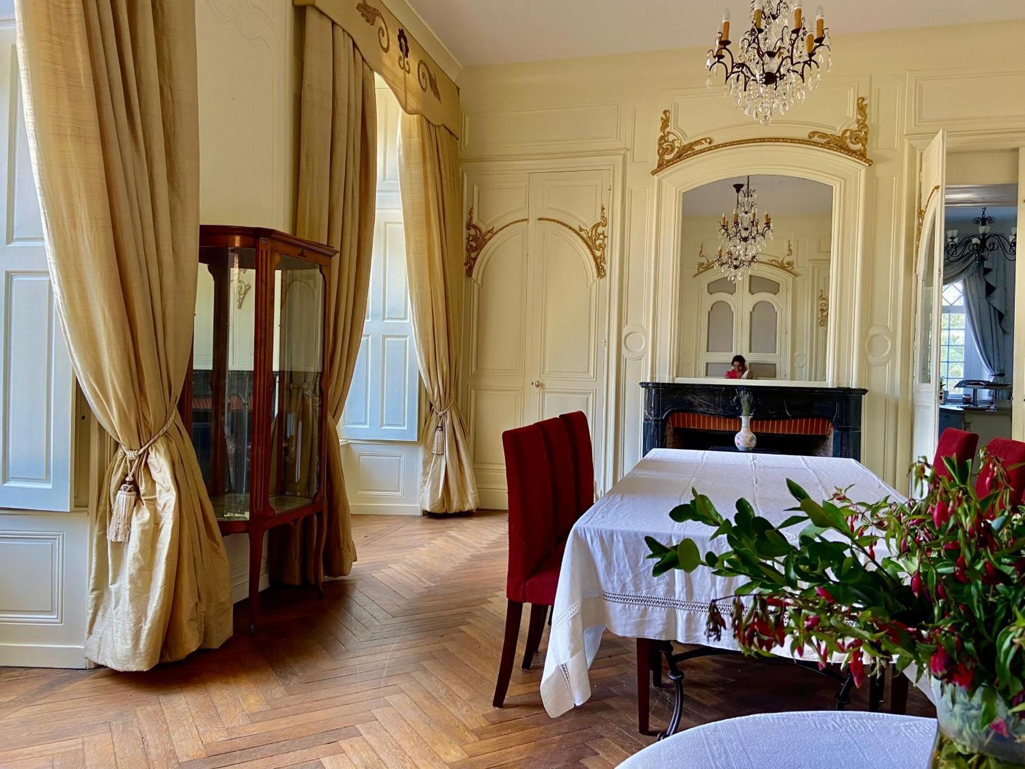 Chateau La Bainerie Tierce Exterior photo